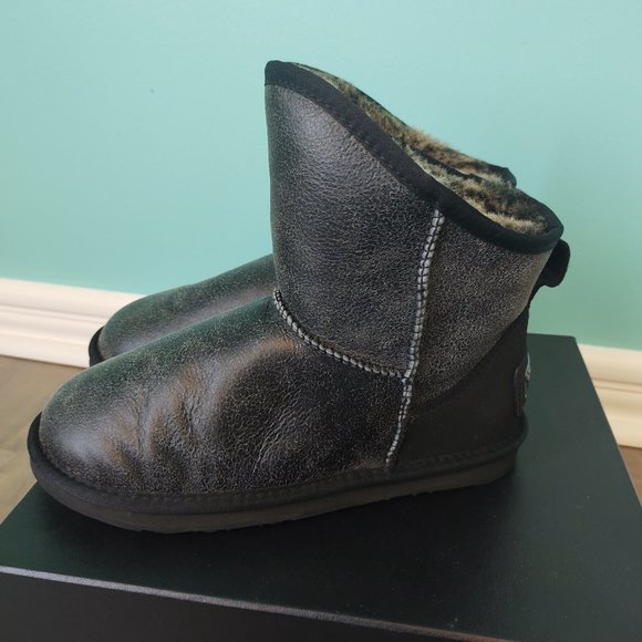Australia Luxe Cosy X Short Sheepskin Bootie - Picture 3 of 9